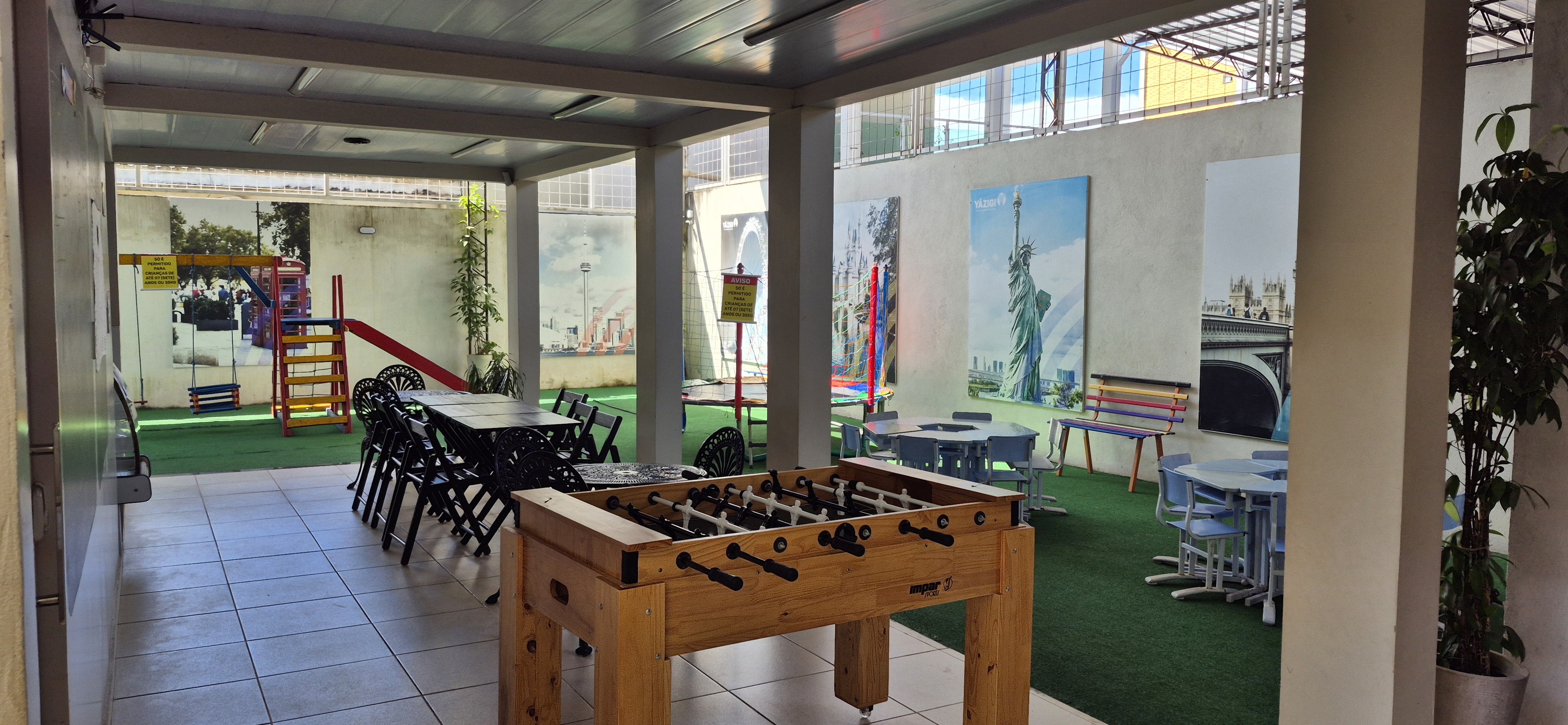 Área de recreação com playground