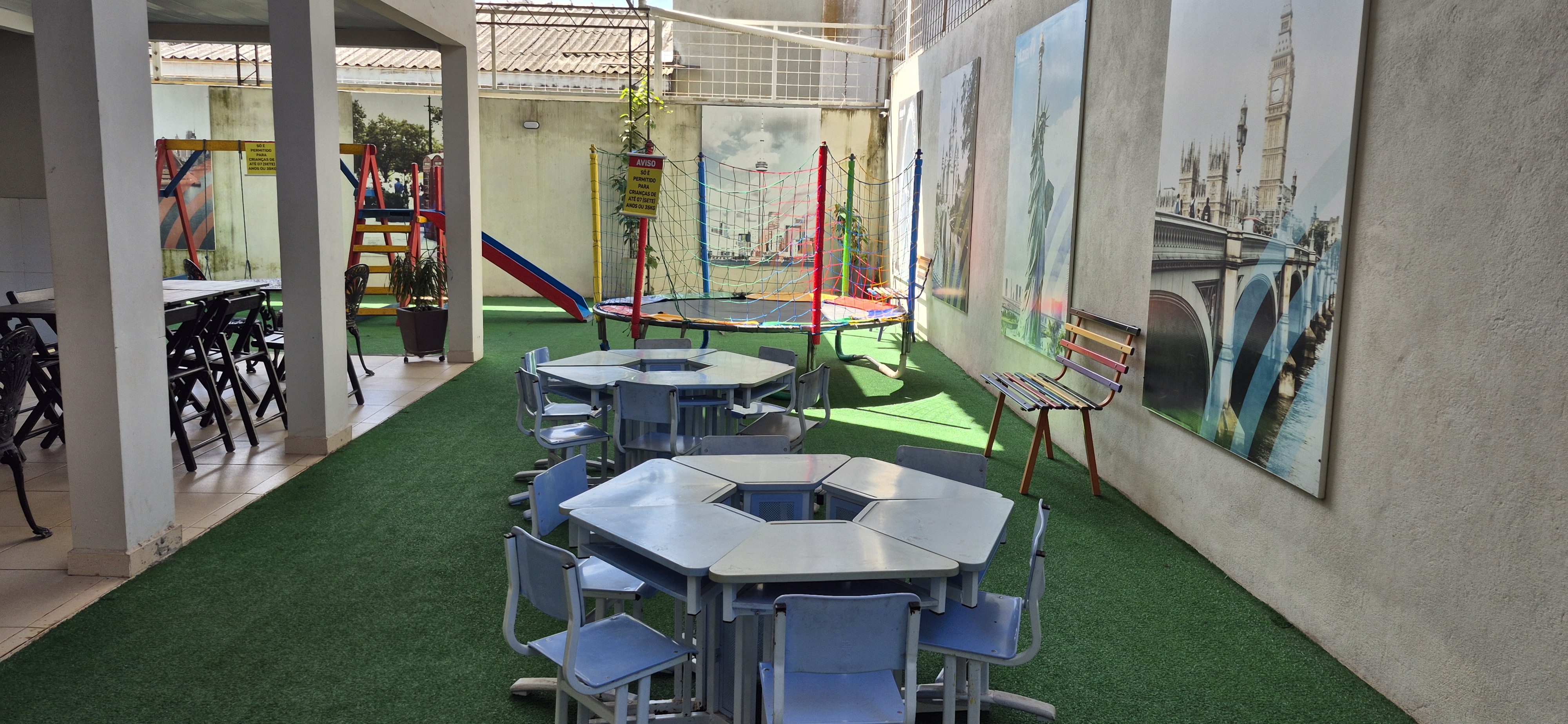 Playground e trampolim